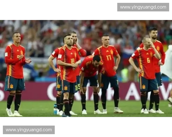 足球比赛开球规则解析与常见误区纠正及其影响因素探讨 足球比赛开球规则解析与常见误区纠正及其影响因素探讨